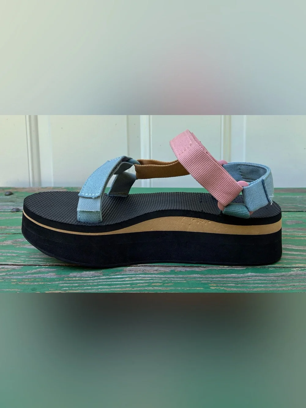 TEVA Womens Flatform Universal Light Multi Sandals Sz 7 Retro Shoes